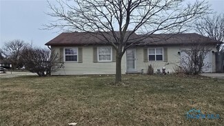 200 Valleywoods Dr, Swanton, OH 43558