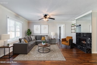 402 Rosewood Ct, Louisville, KY 40223