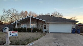 1108 N Primrose Ct, Duncan, OK 73533