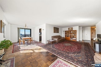 7855 Boulevard E Unit 19J, North Bergen, NJ 07047