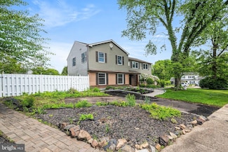 1531 Wheatfield Ln, Warminster, PA 18974