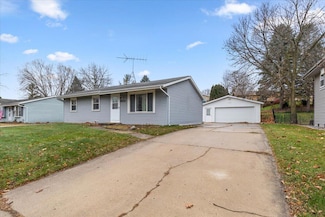 900 Villa Park Dr, West Bend, WI 53090