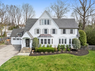 9 Beach Dr, Darien, CT 06820