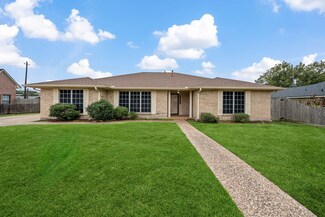 8022 Bayside Blvd, Beach City, TX 77523