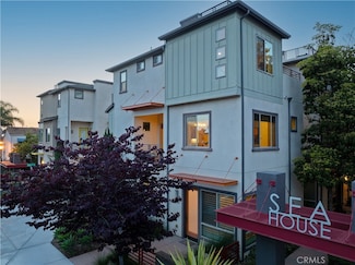 1800 Ocean Ct, Costa Mesa, CA 92627