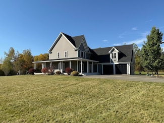 64 Meadow Ln, Houlton, ME 04730