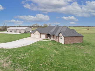 21640 Lawrence 2192, Jenkins, MO 65605
