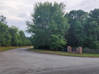 200 Clearview Dr W, Monticello, GA 31064