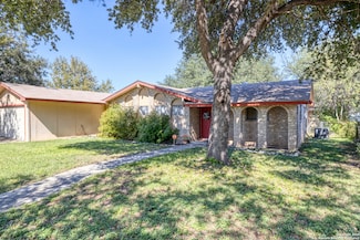 622 Dorothy Jo Cir, Uvalde, TX 78801