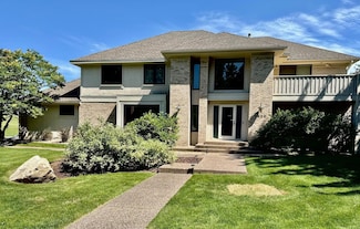4820 W 95 1 2 St, Bloomington, MN 55437