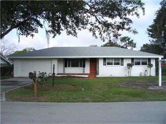5840 Gibson Shores Dr, Lakeland, FL 33809