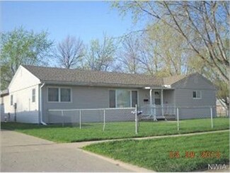 1030 Fredette Ave, Sioux City, IA 51109