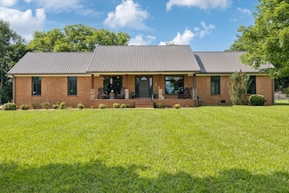 1904 Digg Ct, Columbia, TN 38401