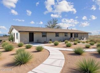13067 S Dos Cabezas Rd, Pearce, AZ 85625