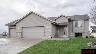 407 Cedar St, Janesville, MN 56048