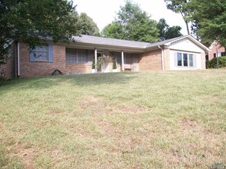 1920 Willis Dr, Longview, TX 75601