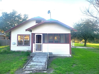 303 Milam, Pettus, TX 78146