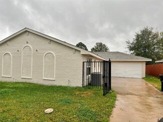 11431 Sandstone St, Houston, TX 77072