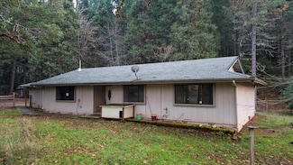 5201 Lake Shore Dr, Selma, OR 97538
