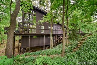 201 Oakwood Dr, Geneva, IL 60134
