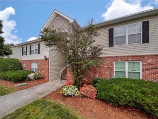 1885 Crest Bluff View Dr Unit 202, Winston-Salem, NC 27127