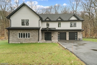 232 Kinnelon Rd, Kinnelon, NJ 07405