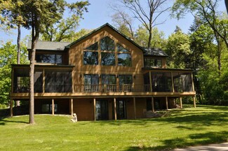 N5560 Shore Dr, Green Lake, WI 54941