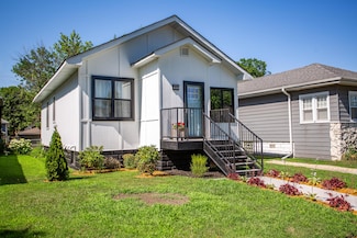 929 Field St, Hammond, IN 46320