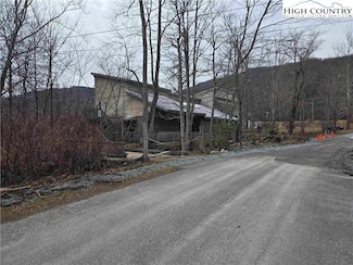 140 Aldridge Rd, Banner Elk, NC 28604