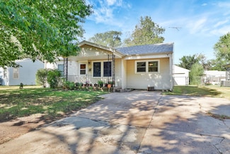 4557 S Sycamore Ave, Wichita, KS 67217