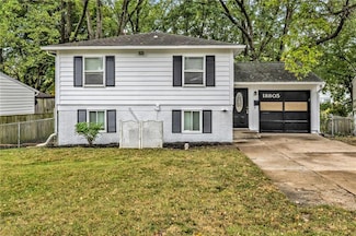 18805 E Arrowhead Dr, Independence, MO 64056