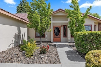 2704 Timberline Dr, West Richland, WA 99353