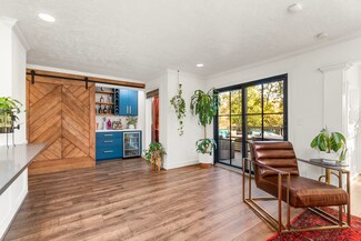 704 Worthshire St, Houston, TX 77008