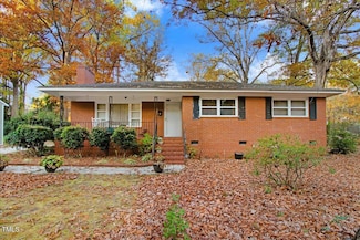 1902 Rogers Dr, Fayetteville, NC 28303