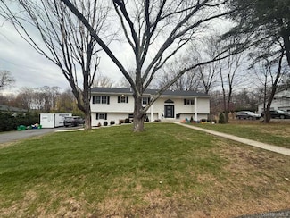 24 S Parker Dr, Monsey, NY 10952