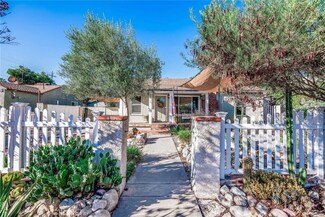 17251 Kittridge St, van Nuys, CA 91406