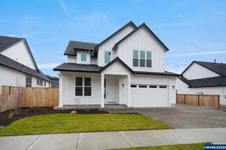 1478 Meadow Ave, Silverton, OR 97381