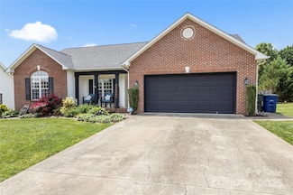 1759 Pipers Ridge Cir NW, Conover, NC 28613