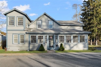 178 Manning St, Warwick, RI 02889