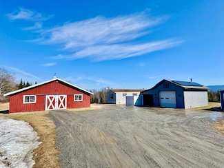 35 Goshen Rd E, Bradford, VT 05033