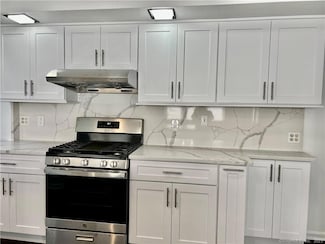 826 Oldfield Rd Unit 1Fl+Basement, Fairfield, CT 06824