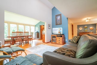 1136 Chelsea Ct, New Brighton, MN 55112