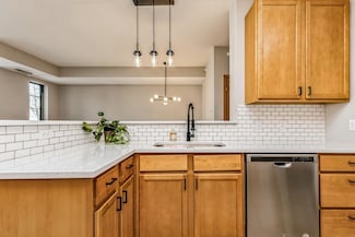 2565 Franklin Ave Unit 302, Saint Paul, MN 55114