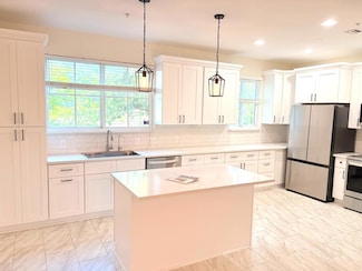 521 Bayfront Dr, Boynton Beach, FL 33435