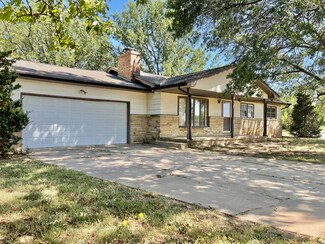 1520 N Rock Rd, Mulvane, KS 67110