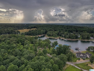 000 Oak Leaf Ct, Jasper, AL 35504