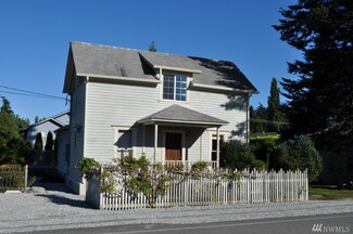 917 S 3rd St, La Conner, WA 98257