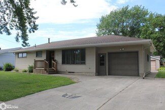 1140 Division St, Garner, IA 50438