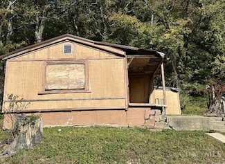 195 Orchard Rd, Ironton, OH 45638