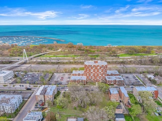 3616 S Lake Park Ave, Chicago, IL 60653